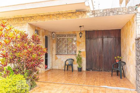 Casa à venda com 385m², 5 quartos e 6 vagasQuintal da Frente