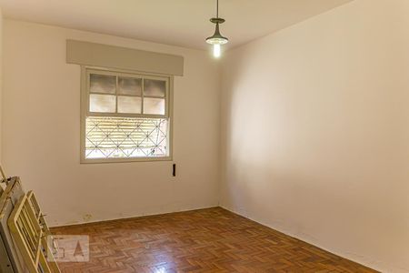 Casa à venda com 385m², 5 quartos e 6 vagasQuarto 4