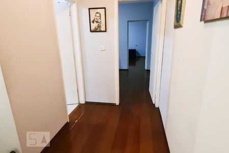 Casa à venda com 190m², 3 quartos e 3 vagasCorredor