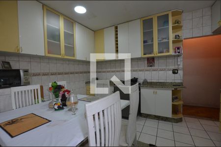 Apartamento para alugar com 80m², 2 quartos e sem vagaCozinha