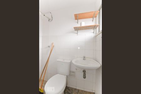 Apartamento à venda com 70m², 2 quartos e 1 vaga Apartamento à venda com 70m², 2 quartos e 1 vagaBanheiro de Serviço