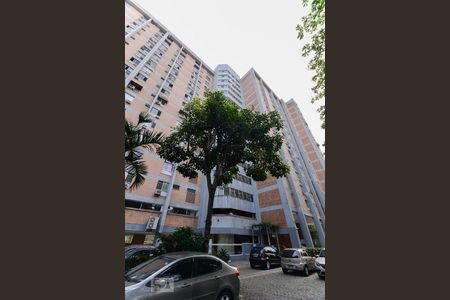 Apartamento à venda com 70m², 2 quartos e 1 vaga Apartamento à venda com 70m², 2 quartos e 1 vagaFachada
