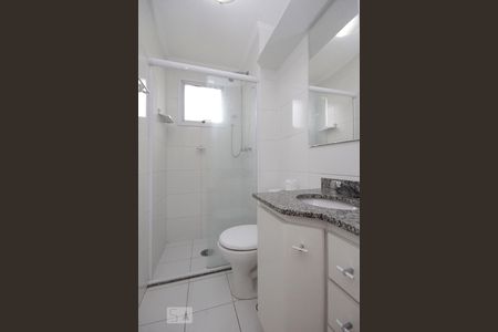 Banheiro de apartamento para alugar com 2 quartos, 47m² em Bela Vista, São Paulo