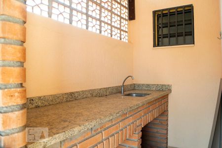 Casa à venda com 100m², 2 quartos e 2 vagas Casa à venda com 100m², 2 quartos e 2 vagasVARANDA