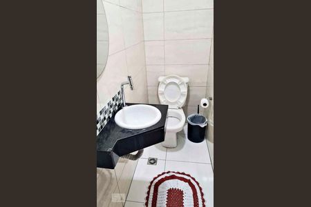 Casa à venda com 210m², 5 quartos e sem vagaLavabo