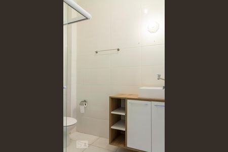 Banheiro de kitnet/studio para alugar com 1 quarto, 55m² em Cerqueira César, São Paulo