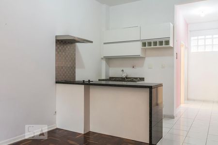 Sala e Cozinha de kitnet/studio para alugar com 1 quarto, 55m² em Cerqueira César, São Paulo