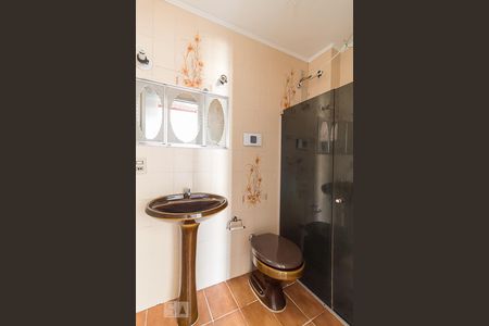 Banheiro de apartamento para alugar com 2 quartos, 56m² em Petrópolis, Porto Alegre