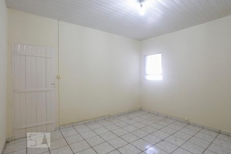 Quarto de casa para alugar com 1 quarto, 70m² em Vila Firmiano Pinto, São Paulo