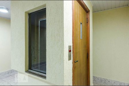 Casa à venda com 430m², 5 quartos e 4 vagas Casa à venda com 430m², 5 quartos e 4 vagasElevador