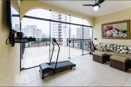 Casa à venda com 430m², 5 quartos e 4 vagas Casa à venda com 430m², 5 quartos e 4 vagasTerraço