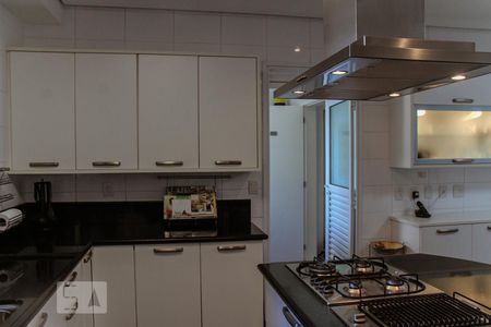 Apartamento à venda com 302m², 4 quartos e 4 vagasCozinha - Armários