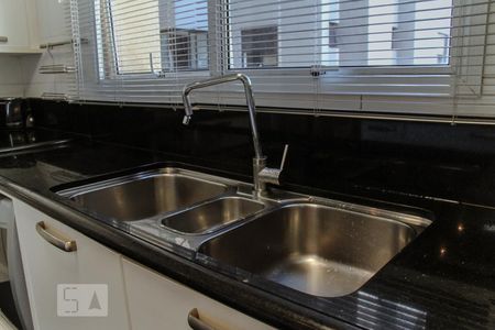 Apartamento à venda com 302m², 4 quartos e 4 vagasCozinha - Torneira