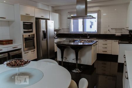 Apartamento à venda com 302m², 4 quartos e 4 vagasCozinha