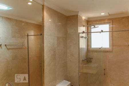 Apartamento à venda com 302m², 4 quartos e 4 vagasBanheiro da Suíte 3