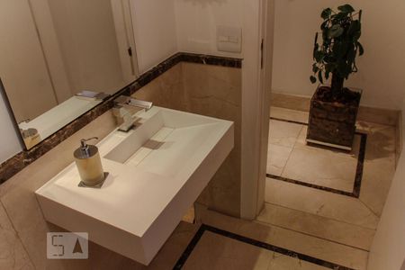 Apartamento à venda com 302m², 4 quartos e 4 vagasLavabo