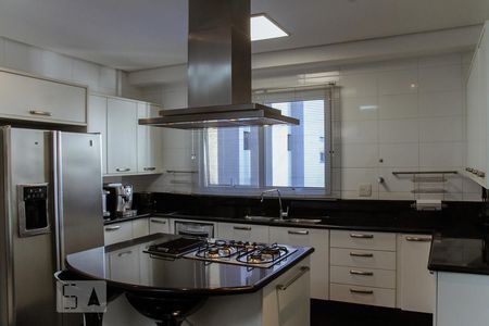 Apartamento à venda com 302m², 4 quartos e 4 vagasCozinha