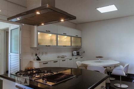 Apartamento à venda com 302m², 4 quartos e 4 vagasCozinha