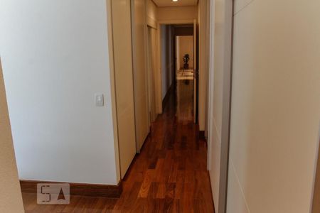 Apartamento à venda com 302m², 4 quartos e 4 vagasCorredor