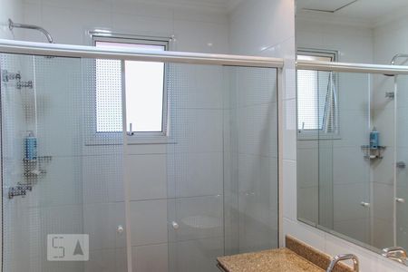 Apartamento à venda com 302m², 4 quartos e 4 vagasBanheiro da Suíte 2