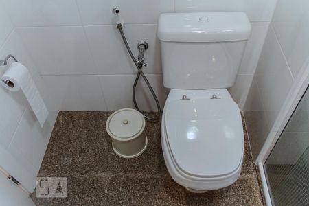 Apartamento à venda com 302m², 4 quartos e 4 vagasBanheiro da Suíte 2