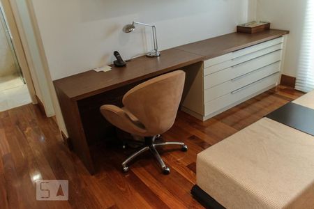 Apartamento à venda com 302m², 4 quartos e 4 vagasSuíte 3