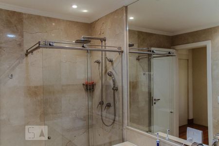 Apartamento à venda com 302m², 4 quartos e 4 vagasBanheiro da Suíte 3