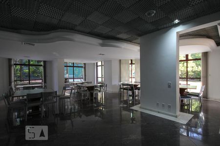 Apartamento à venda com 450m², 4 quartos e 5 vagas Apartamento à venda com 450m², 4 quartos e 5 vagasÁrea Comum