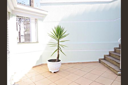 Casa à venda com 134m², 3 quartos e 3 vagasEscada