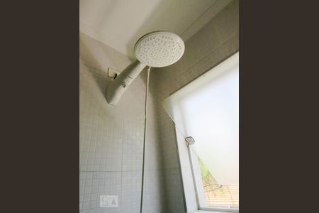 Casa à venda com 134m², 3 quartos e 3 vagasChuveiro