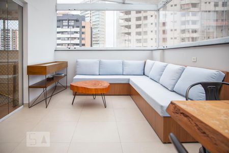 Apartamento à venda com 160m², 3 quartos e 2 vagas Apartamento à venda com 160m², 3 quartos e 2 vagasVaranda gourmet