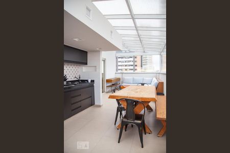 Apartamento à venda com 160m², 3 quartos e 2 vagas Apartamento à venda com 160m², 3 quartos e 2 vagasVaranda gourmet