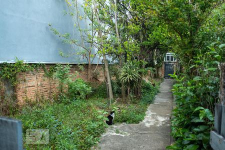 Casa à venda com 450m², 3 quartos e 8 vagas Casa à venda com 450m², 3 quartos e 8 vagasFrente