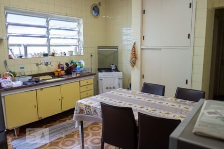 Casa à venda com 450m², 3 quartos e 8 vagas Casa à venda com 450m², 3 quartos e 8 vagasCozinha