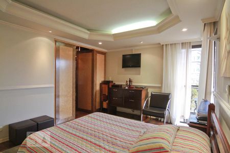 Apartamento à venda com 200m², 3 quartos e 3 vagas Apartamento à venda com 200m², 3 quartos e 3 vagasSuite Master