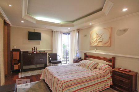 Apartamento à venda com 200m², 3 quartos e 3 vagas Apartamento à venda com 200m², 3 quartos e 3 vagasSuite Master