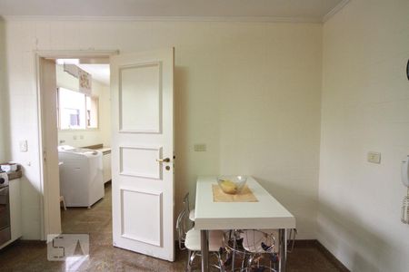 Apartamento à venda com 200m², 3 quartos e 3 vagas Apartamento à venda com 200m², 3 quartos e 3 vagasCozinha