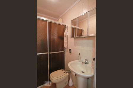 Apartamento à venda com 200m², 3 quartos e 3 vagas Apartamento à venda com 200m², 3 quartos e 3 vagasBanheiro de Serviço