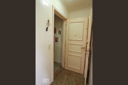 Apartamento à venda com 200m², 3 quartos e 3 vagas Apartamento à venda com 200m², 3 quartos e 3 vagasÁrea de Serviço