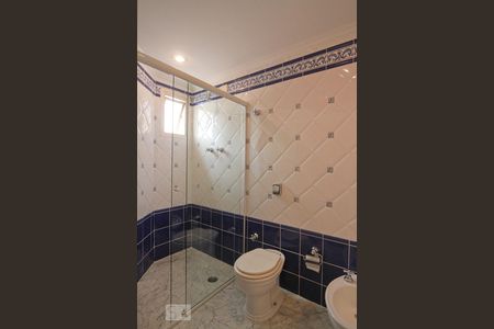 Apartamento à venda com 200m², 3 quartos e 3 vagas Apartamento à venda com 200m², 3 quartos e 3 vagasBanheiro da Suíte 2