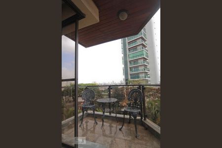 Apartamento à venda com 200m², 3 quartos e 3 vagas Apartamento à venda com 200m², 3 quartos e 3 vagasSuite Master - Varanda