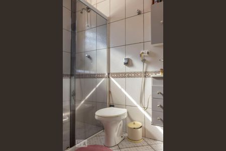 Casa à venda com 226m², 3 quartos e 3 vagasBanheiro da Suíte