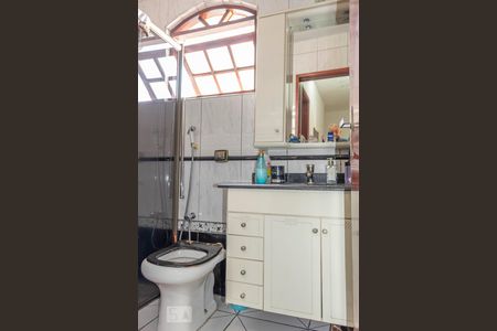 Casa à venda com 226m², 3 quartos e 3 vagasBanheiro