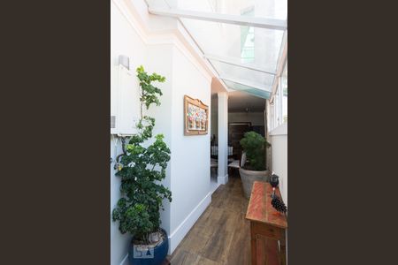 Casa à venda com 200m², 3 quartos e 4 vagas Casa à venda com 200m², 3 quartos e 4 vagasCorredor 2