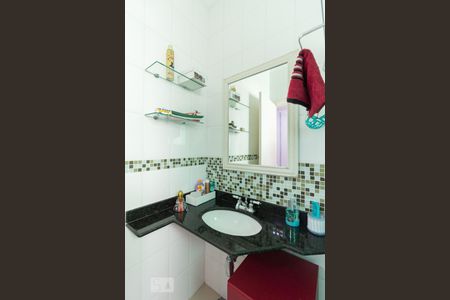 Casa à venda com 200m², 3 quartos e 4 vagas Casa à venda com 200m², 3 quartos e 4 vagasBanheiro