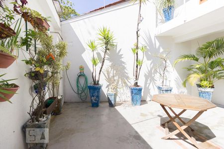 Casa à venda com 200m², 3 quartos e 4 vagas Casa à venda com 200m², 3 quartos e 4 vagasJardim