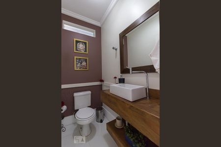 Casa à venda com 200m², 3 quartos e 4 vagas Casa à venda com 200m², 3 quartos e 4 vagasBanheiro da Garagem