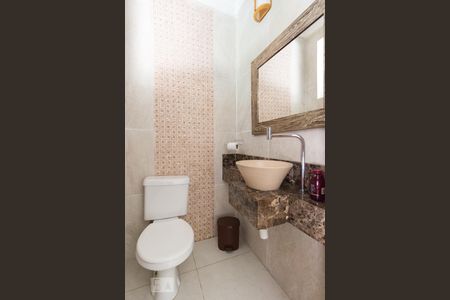 Casa à venda com 200m², 3 quartos e 4 vagas Casa à venda com 200m², 3 quartos e 4 vagasLavabo