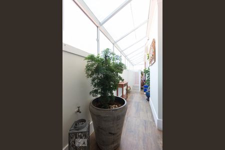 Casa à venda com 200m², 3 quartos e 4 vagas Casa à venda com 200m², 3 quartos e 4 vagasCorredor 2