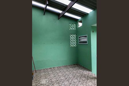 Casa à venda com 220m², 3 quartos e 2 vagas Casa à venda com 220m², 3 quartos e 2 vagasQuintal
